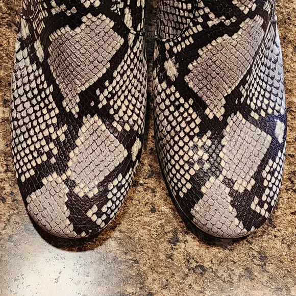 COACH "Elisa" Snakeskin-Printed Leather Heeled Boots - Black/Tan/White - Size 9 - Picture 6 of 13